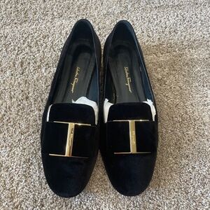 Salvatore Ferragamo Sarno velvet loafers black and gold 9 B